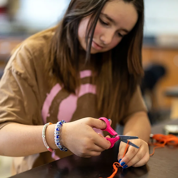 camper with jewelry craft