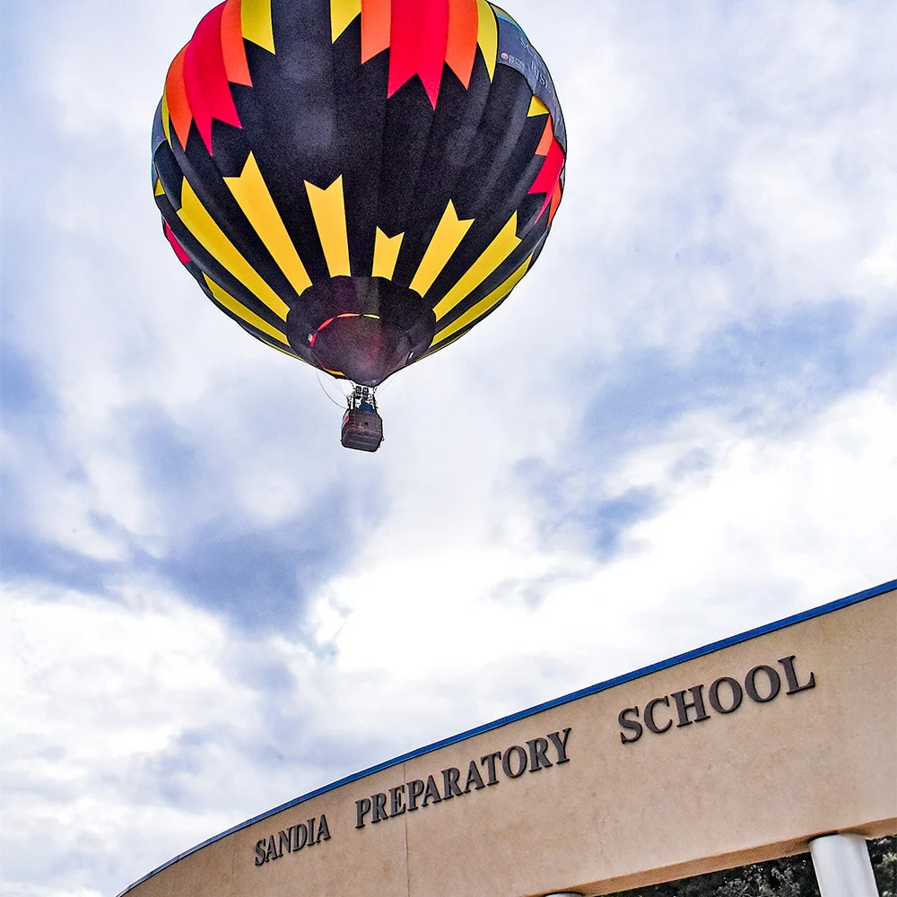 Alumni balloons and burritos